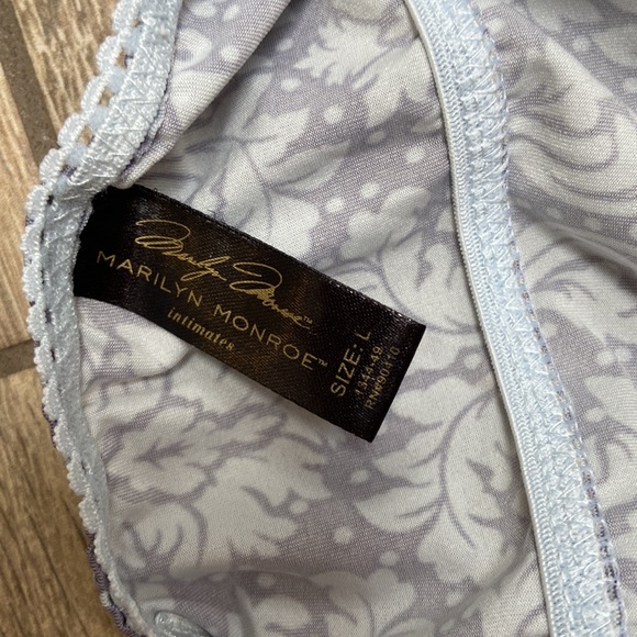 Ladies Night Set/ PJ’s - Picture 6 of 7